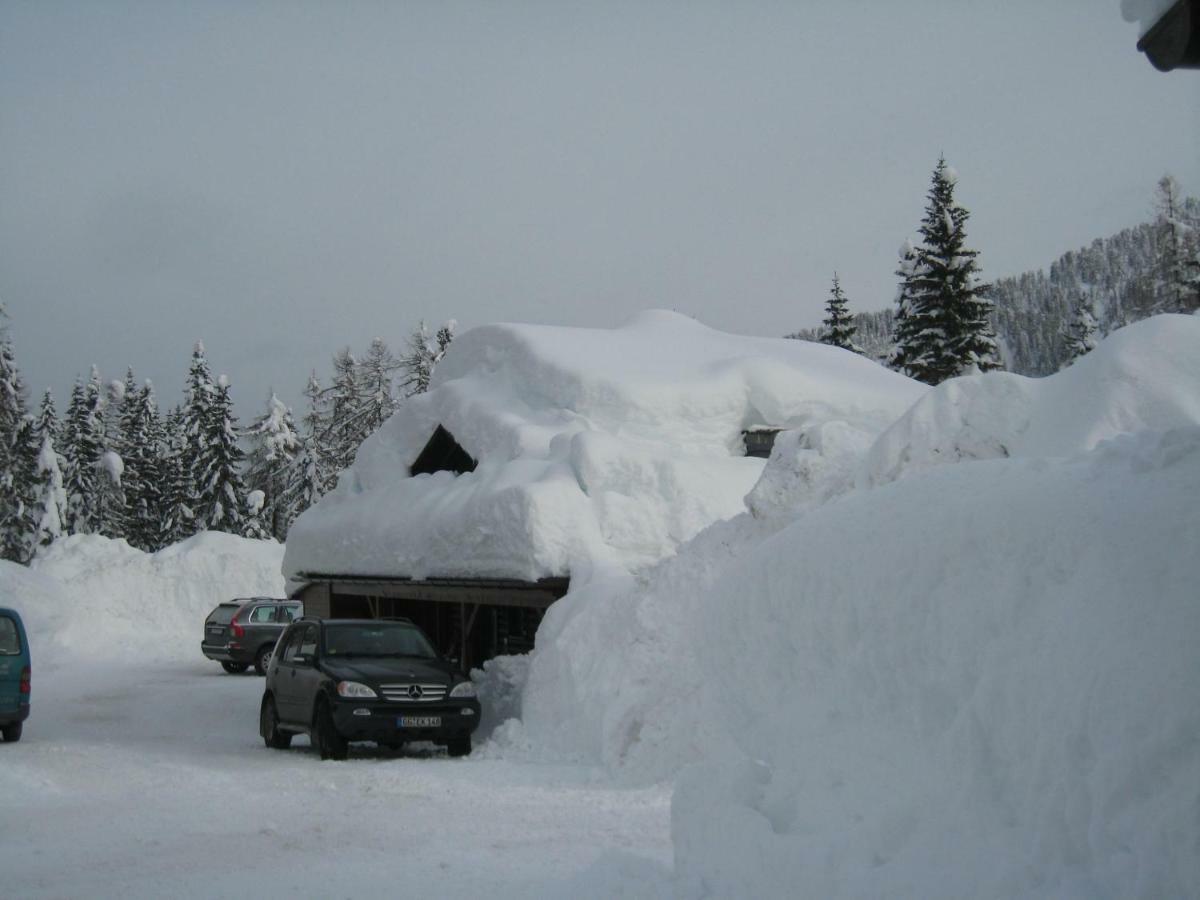Haus Serena Oben Sonnenalpe Nassfeld Luaran gambar